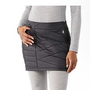 Smartwool Smartloft Black Quilted zip up Mini Skirt with side pocket, size large